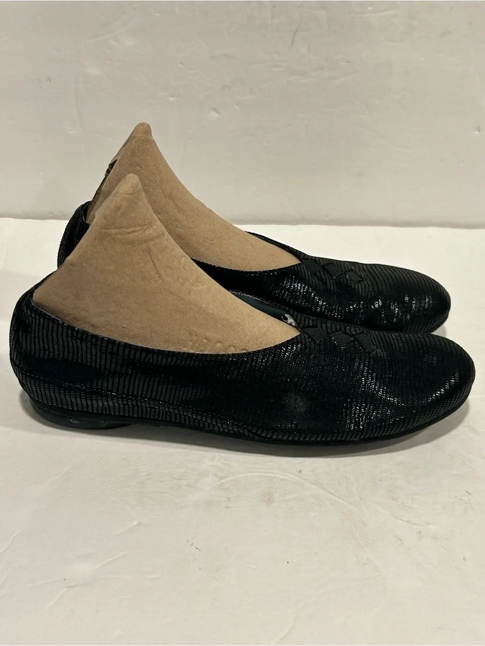 Thierry Rabotin Black Textured Lizard Embossed Sacchetto Flats 37.5 US 7.5/7